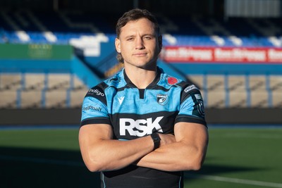 201125 - Cornel Smit signs for Cardiff Rugby