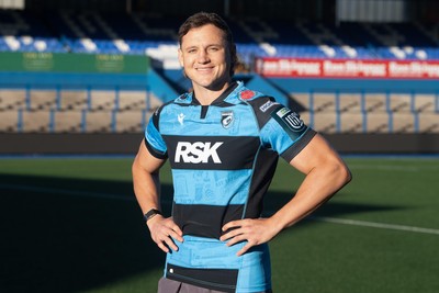 201125 - Cornel Smit signs for Cardiff Rugby