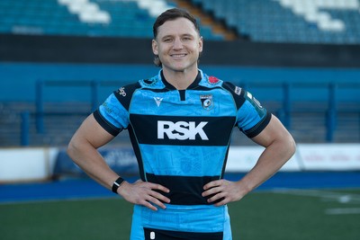 201125 - Cornel Smit signs for Cardiff Rugby