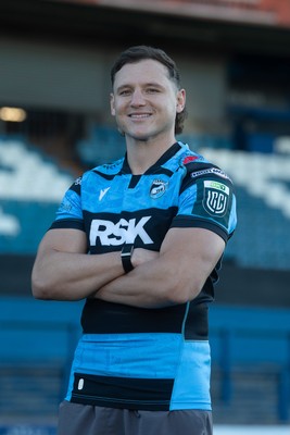 201125 - Cornel Smit signs for Cardiff Rugby