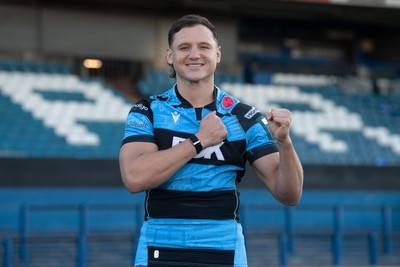 201125 - Cornel Smit signs for Cardiff Rugby