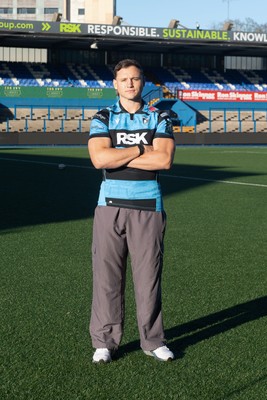 201125 - Cornel Smit signs for Cardiff Rugby