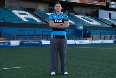 201125 - Cornel Smit signs for Cardiff Rugby