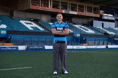 201125 - Cornel Smit signs for Cardiff Rugby