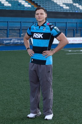 201125 - Cornel Smit signs for Cardiff Rugby