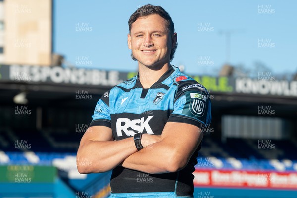 201125 - Cornel Smit signs for Cardiff Rugby