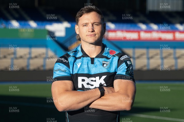 201125 - Cornel Smit signs for Cardiff Rugby