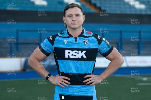 201125 - Cornel Smit signs for Cardiff Rugby