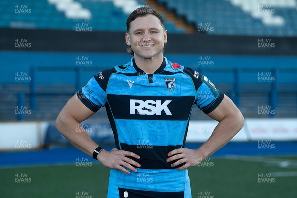 201125 - Cornel Smit signs for Cardiff Rugby