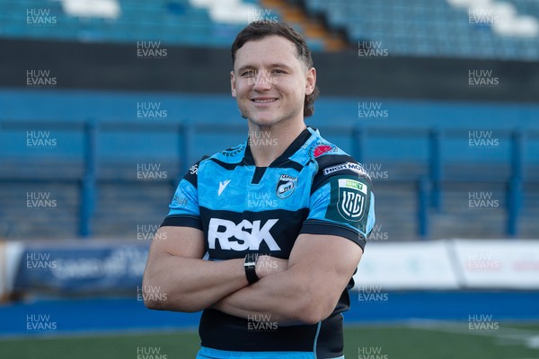 201125 - Cornel Smit signs for Cardiff Rugby