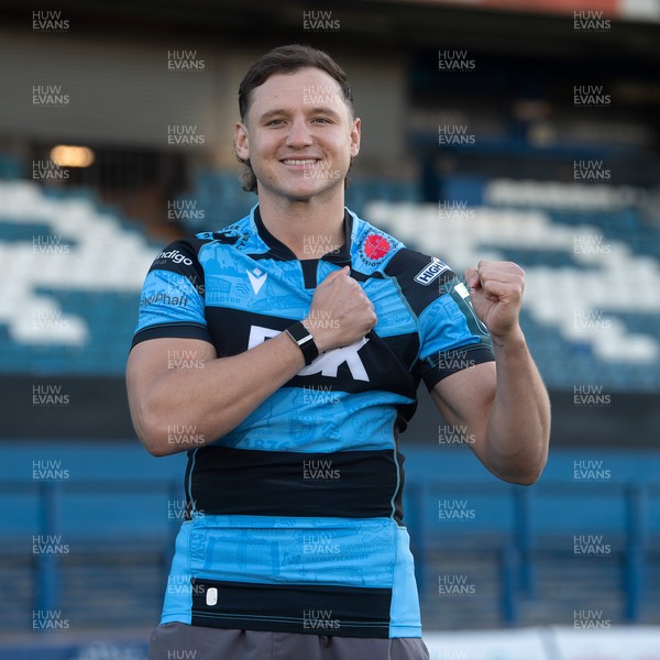 201125 - Cornel Smit signs for Cardiff Rugby