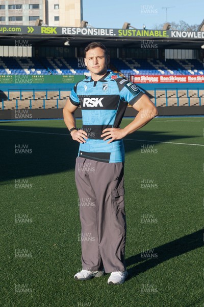 201125 - Cornel Smit signs for Cardiff Rugby