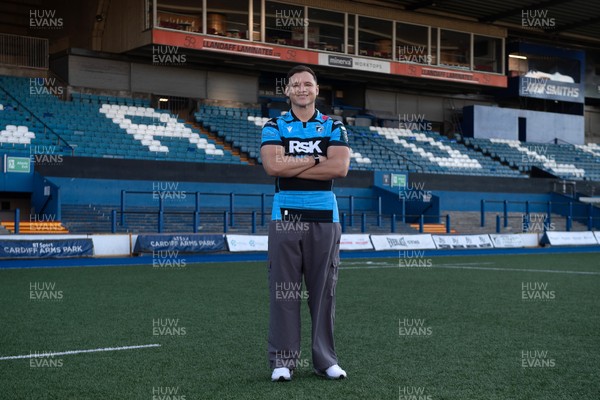 201125 - Cornel Smit signs for Cardiff Rugby