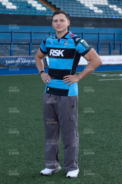 201125 - Cornel Smit signs for Cardiff Rugby