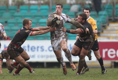 060414 - Cornish Pirates v Pontypridd, British and Irish Cup Quarter Final - Pontypridd's Dafydd Lockyer looks to make a break