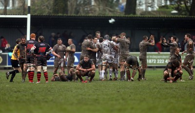 060414 - Cornish Pirates v Pontypridd, British and Irish Cup Quarter Final - Pontypridd celebrate at the final whistle