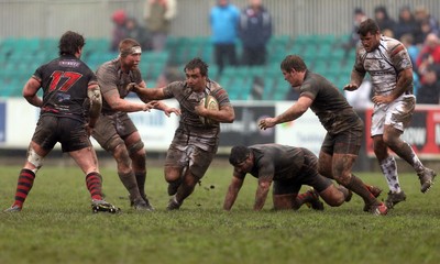 060414 - Cornish Pirates v Pontypridd, British and Irish Cup Quarter Final - Pontypridd's Liam Belcher charges forward