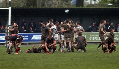 060414 - Cornish Pirates v Pontypridd, British and Irish Cup Quarter Final - Pontypridd celebrate as the Pirates take in the loss