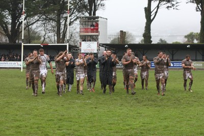 060414 - Cornish Pirates v Pontypridd, British and Irish Cup Quarter Final - Pontypridd players applaud the travelling supporters after the win