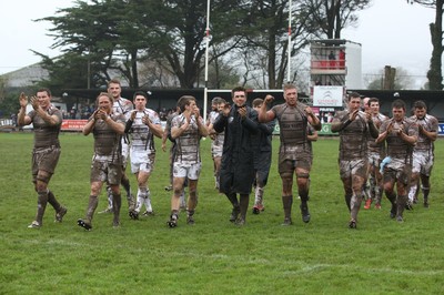060414 - Cornish Pirates v Pontypridd, British and Irish Cup Quarter Final - Pontypridd players applaud the travelling supporters after the win