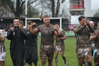 060414 - Cornish Pirates v Pontypridd, British and Irish Cup Quarter Final - Pontypridd players applaud the travelling supporters after the win