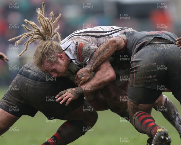 060414 - Cornish Pirates v Pontypridd, British and Irish Cup Quarter Final - Pontypridd's Wayne O'Connor is tackled by Pirates' Jack Andrew and Pirates' Ben Prescott