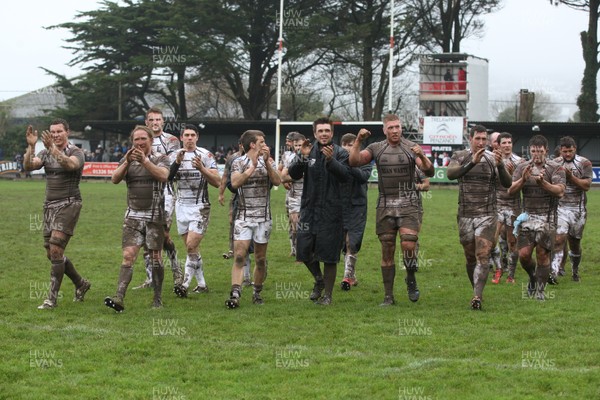 060414 - Cornish Pirates v Pontypridd, British and Irish Cup Quarter Final - Pontypridd players applaud the travelling supporters after the win