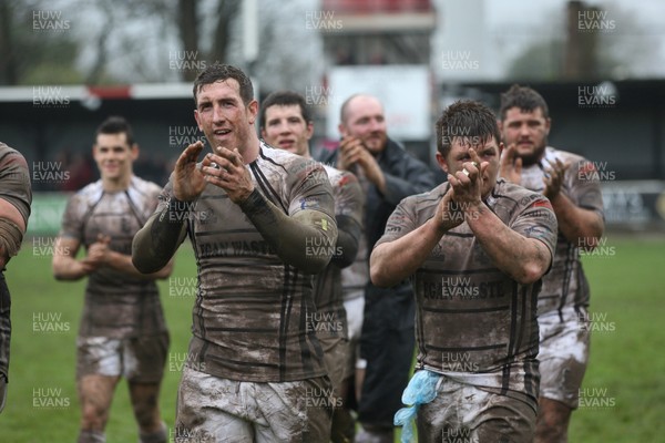 060414 - Cornish Pirates v Pontypridd, British and Irish Cup Quarter Final - Pontypridd players applaud the travelling supporters after the win
