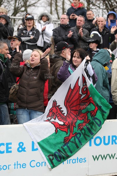 060414 - Cornish Pirates v Pontypridd, British and Irish Cup Quarter Final - Pontypridd supporters cheer the team at the end of the match