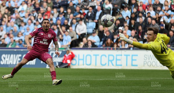 010424 - Coventry City v Cardiff City - Sky Bet Championship - Karlan Grant of Cardiff shoots for goal but misses an open target