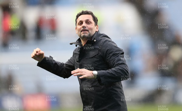 010424 - Coventry City v Cardiff City - Sky Bet Championship - At the end of the match Manager Erol Bulut of Cardiff applauds the travelling fans