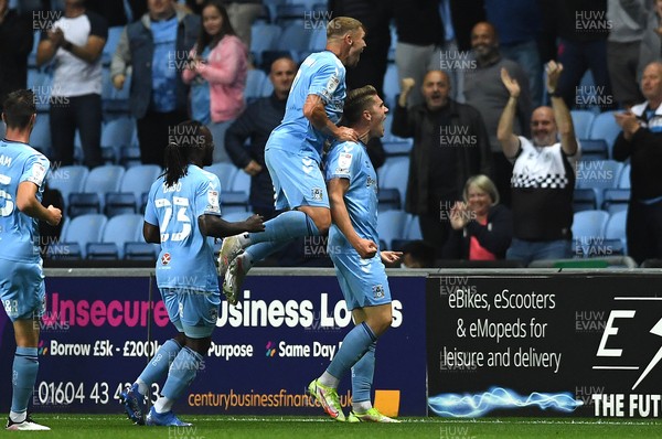 150921 - Coventry City v Cardiff City - EFL SkyBet Championship - Viktor Gyokeres (right) of Coventry City celebrates scoring goal
