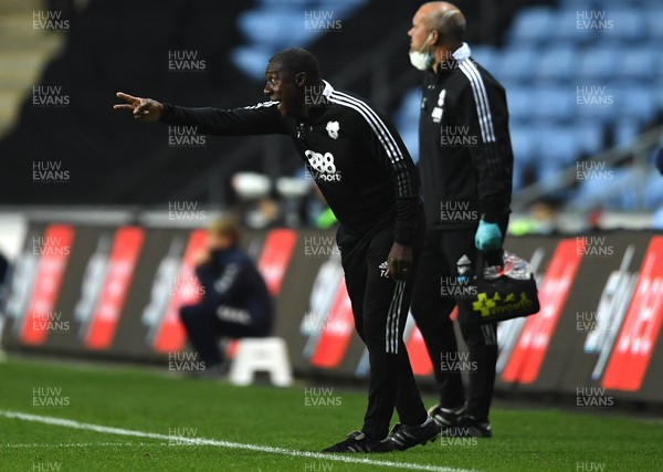 150921 - Coventry City v Cardiff City - EFL SkyBet Championship - Cardiff City assistant manager Terry Connor makes a point