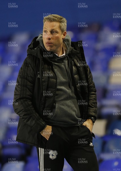 201020 - Coventry City v Cardiff City - Sky Bet Championship - Manager Neil Harris of Cardiff walks off the pitch at full time 