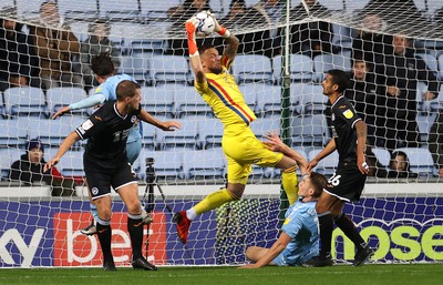 021121 - Coventry City v Swansea City - SkyBet Championship - Ben Hamer of Swansea City saves an attempt at goal