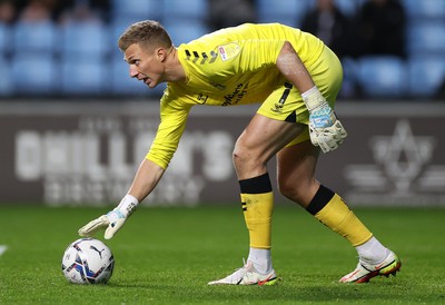 021121 - Coventry City v Swansea City - SkyBet Championship - Simon Moore of Coventry City