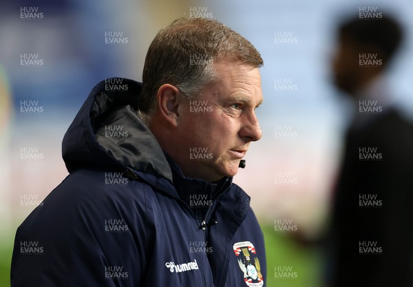 021121 - Coventry City v Swansea City - SkyBet Championship - Coventry City Manager Mark Robins