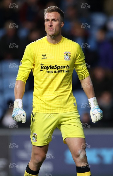 021121 - Coventry City v Swansea City - SkyBet Championship - Simon Moore of Coventry City