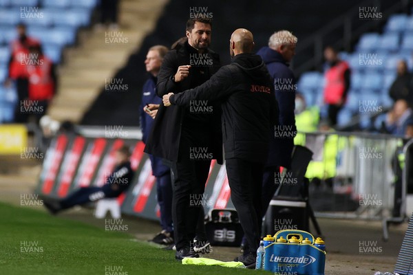 021121 - Coventry City v Swansea City - SkyBet Championship - Swansea City Manager Russell Martin celebrates at full time