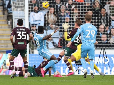 261225 - Coventry City v Swansea City - Sky Bet Championship - Zan Vipotnik of Swansea and Jake Bidwell of Coventry