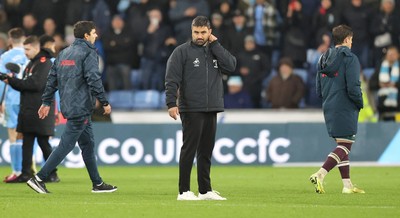 261225 - Coventry City v Swansea City - Sky Bet Championship - Swansea manager Vitor Matos looking lost at the end of the match on pitch