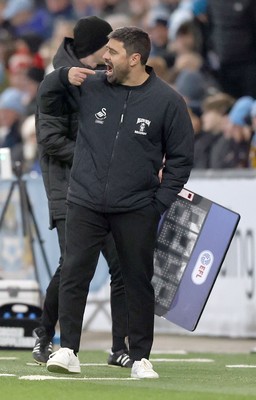 261225 - Coventry City v Swansea City - Sky Bet Championship - Swansea manager Vitor Matos