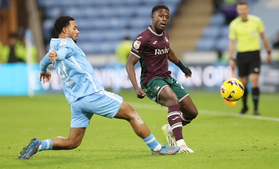 261225 - Coventry City v Swansea City - Sky Bet Championship - Zeidane Inoussa of Swansea and Milan van Ewijk of Coventry