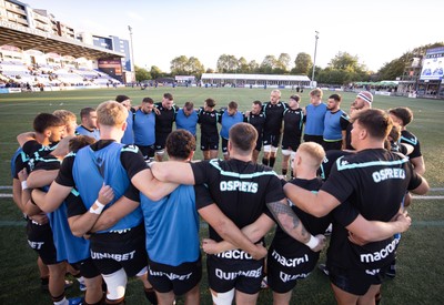 040926 - Coventry RFC v Ospreys, Pre-season Friendly - Ospreys huddle up ahead of the match