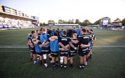 040926 - Coventry RFC v Ospreys, Pre-season Friendly - Ospreys huddle up ahead of the match
