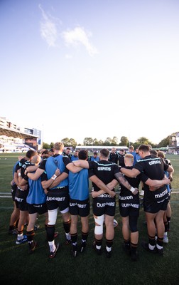 040926 - Coventry RFC v Ospreys, Pre-season Friendly - Ospreys huddle up ahead of the match
