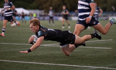 040926 - Coventry RFC v Ospreys, Pre-season Friendly - Harri Houston of Ospreys dives in to score try