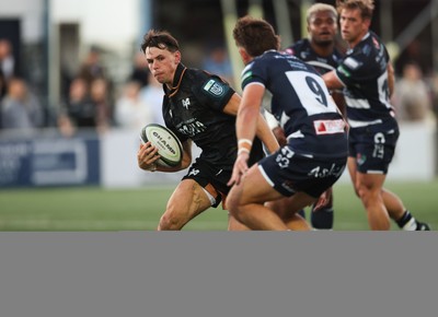 040926 - Coventry RFC v Ospreys, Pre-season Friendly - Tom Rogers of Ospreys races in to score try