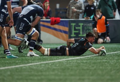 040926 - Coventry RFC v Ospreys, Pre-season Friendly - Liam Wright of Ospreys reaches out to score try