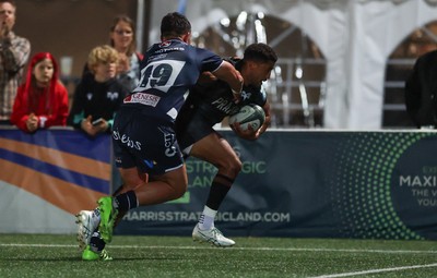 040926 - Coventry RFC v Ospreys, Pre-season Friendly - Keelan Giles of Ospreys races in to score try